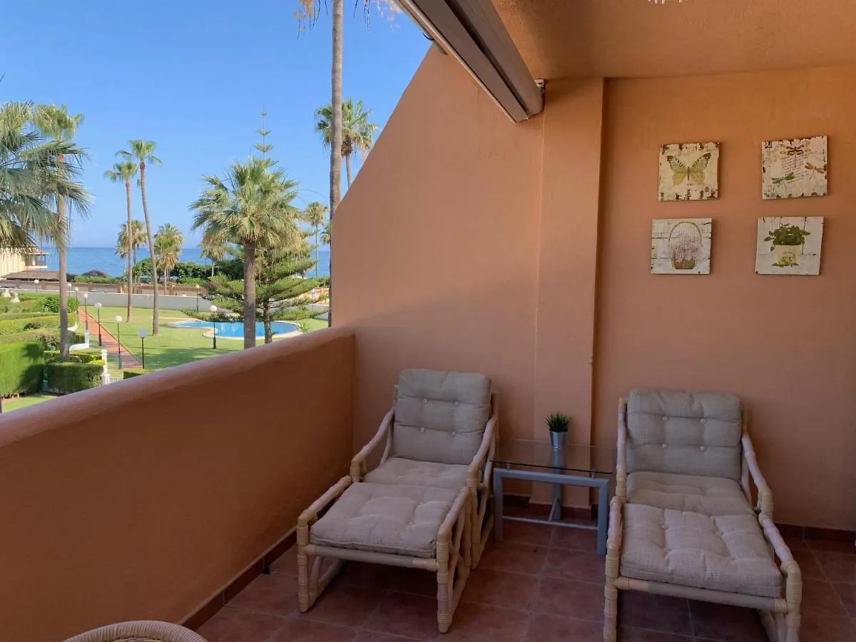 Primera Linea De Playa En Las Chapas Marbella Apartment