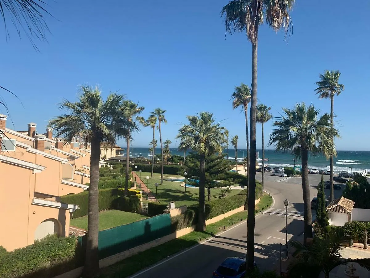 Primera Linea De Playa En Las Chapas Marbella