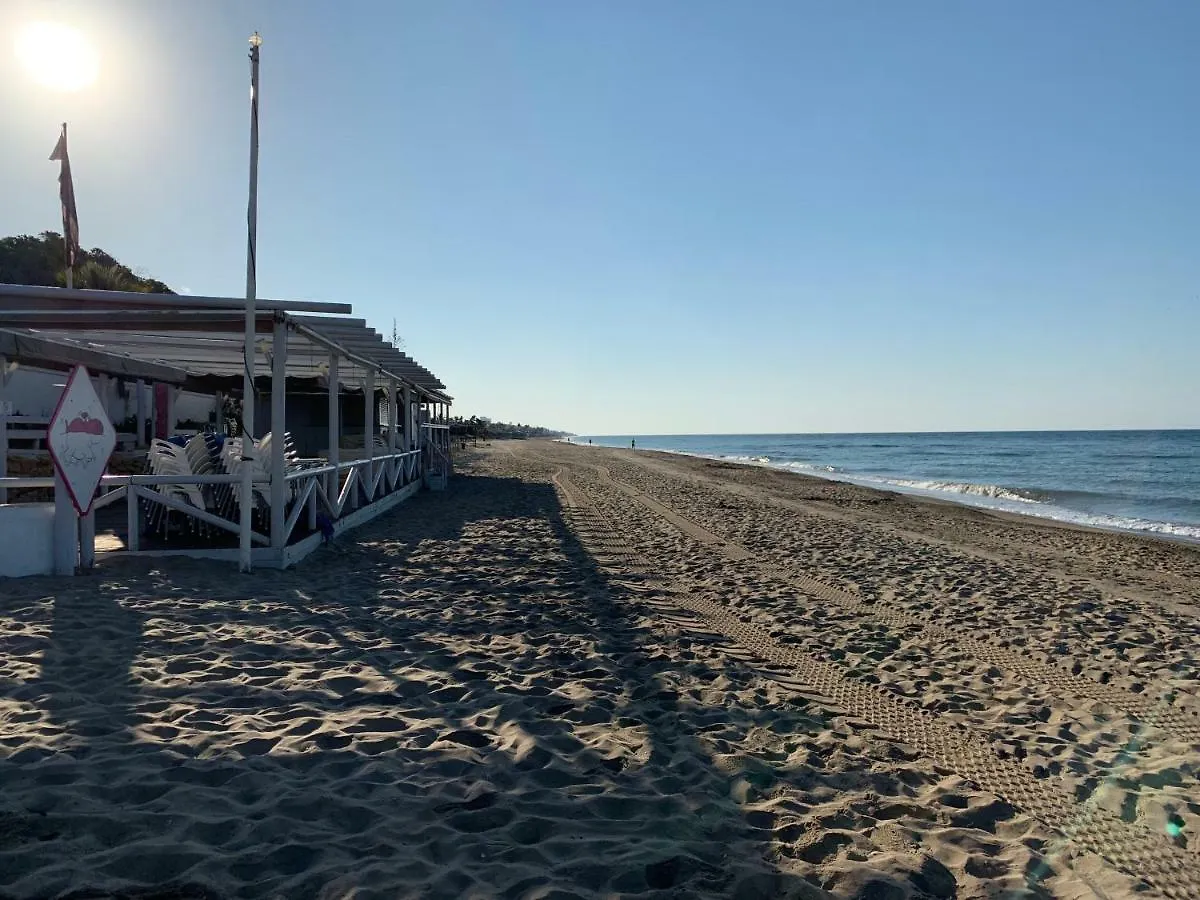 Primera Linea De Playa En Las Chapas Marbella Apartment